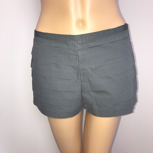 J. Crew Gray Ruffle Dress Shorts – Size 0 - Picture 1 of 7